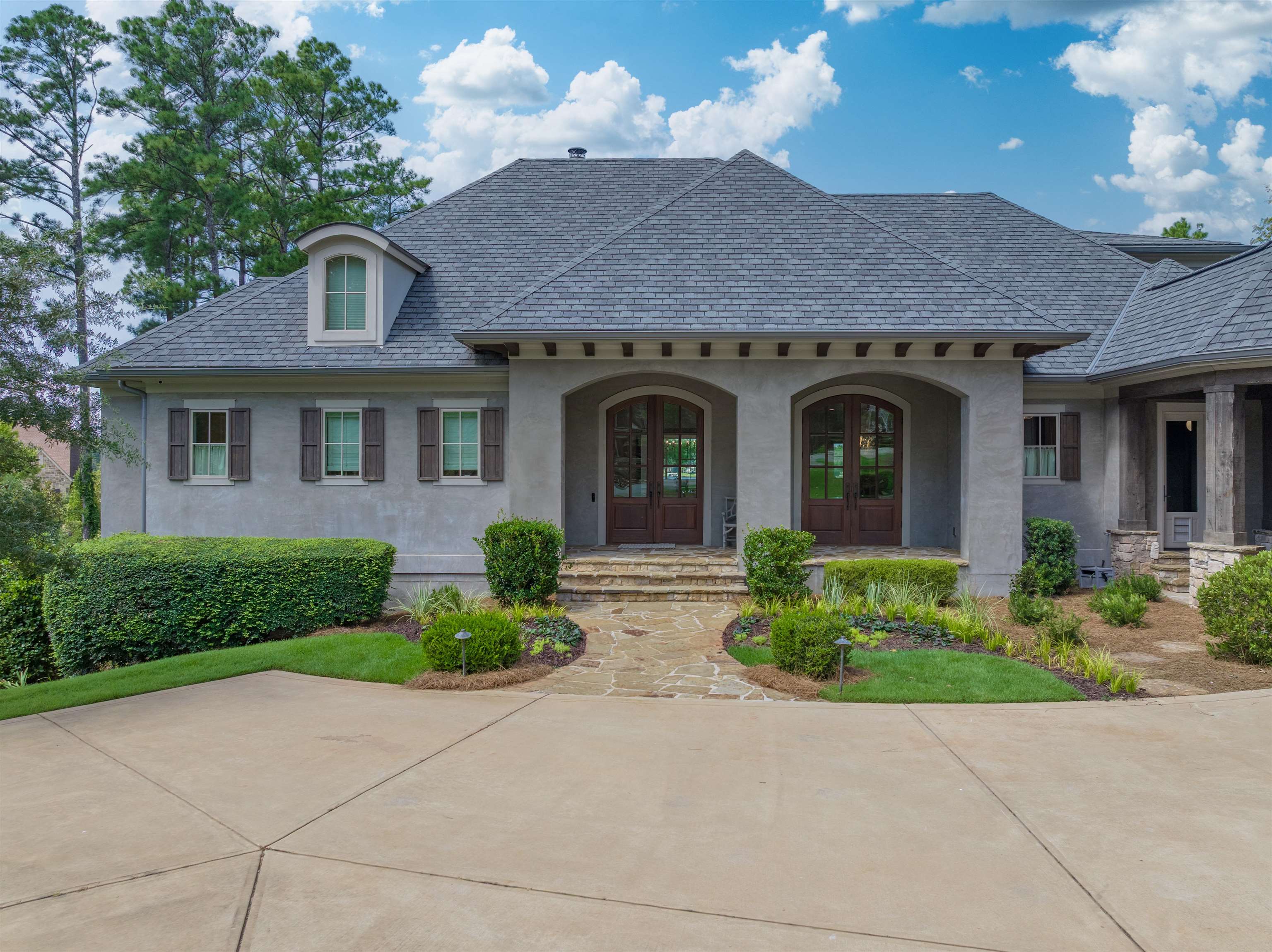 1041 WEST VISTA WAY