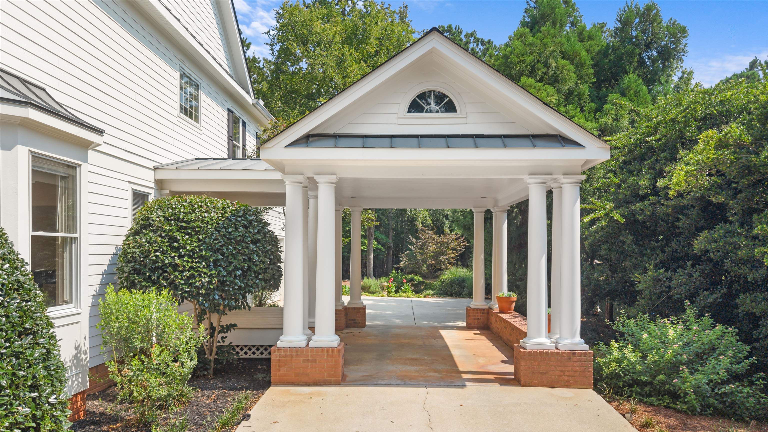 148 PARKSIDE LANE