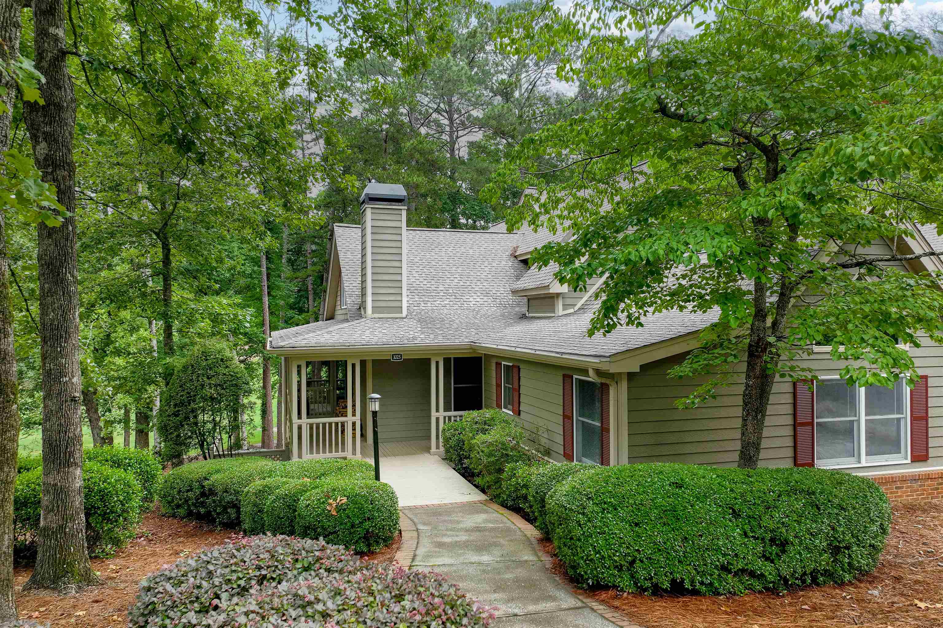 1025 PLANTERS TRAIL