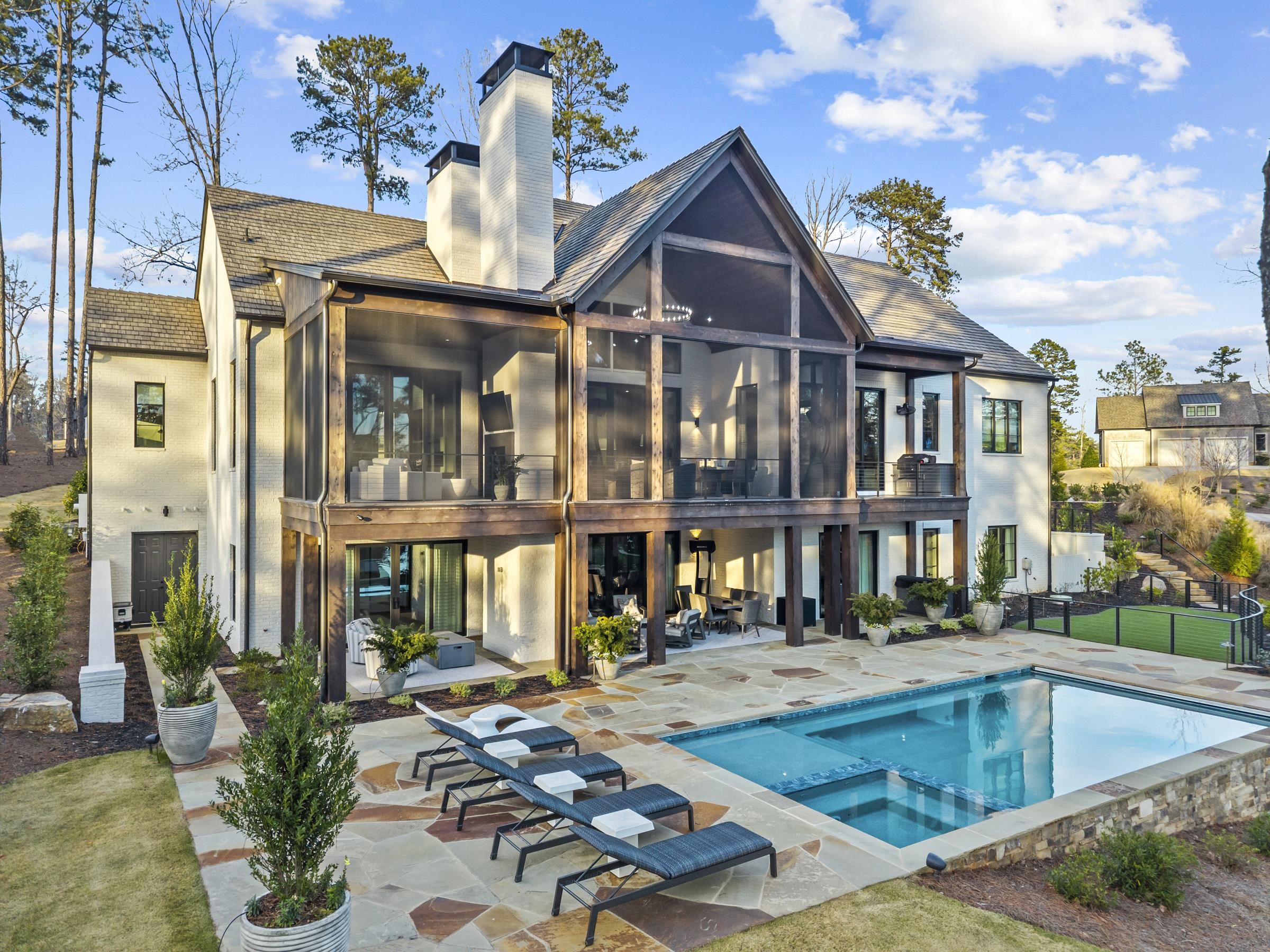 1131 NEARY RIDGE