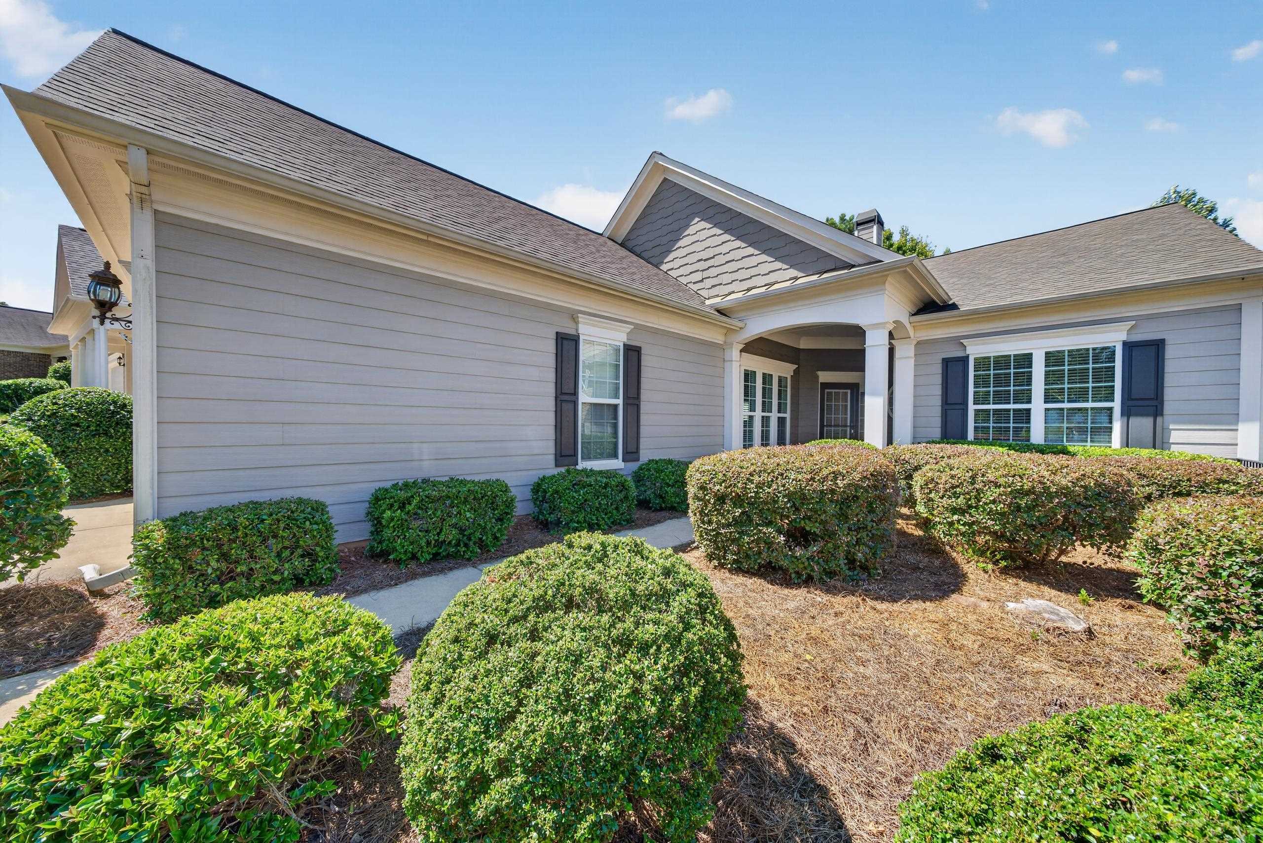 1011 CREEKWOOD PLACE