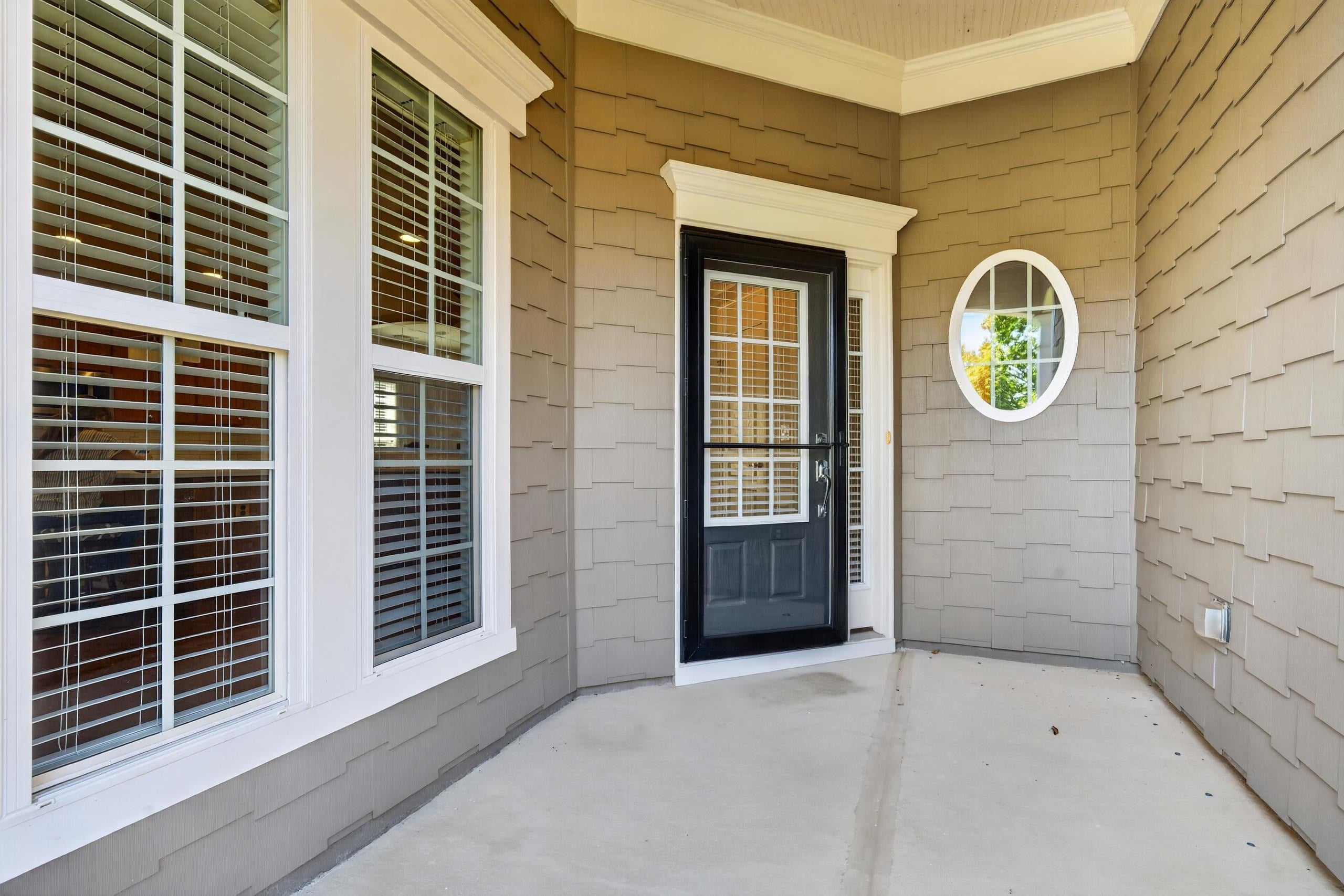 1011 CREEKWOOD PLACE