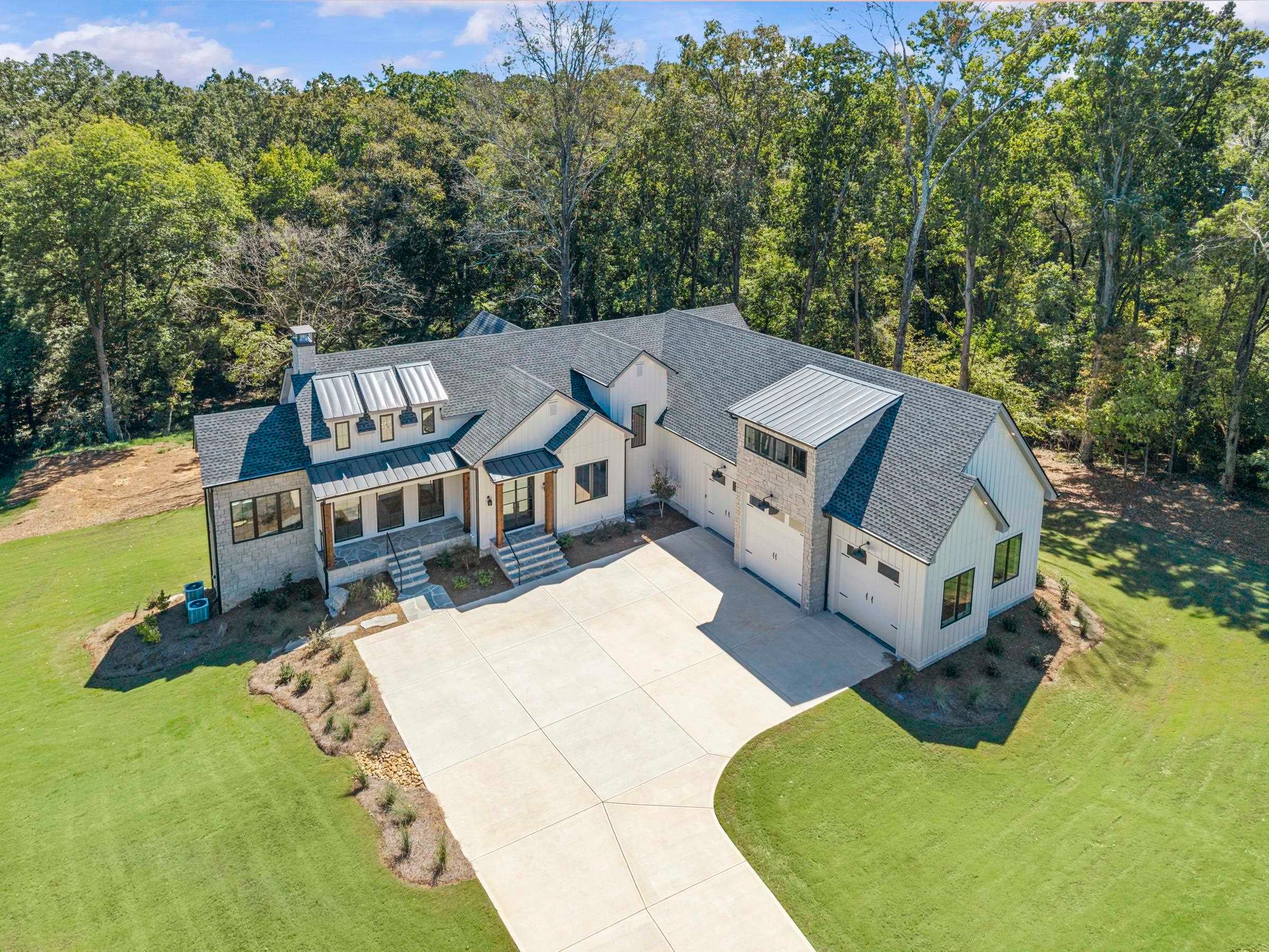 1110 SUNSET BLUFF