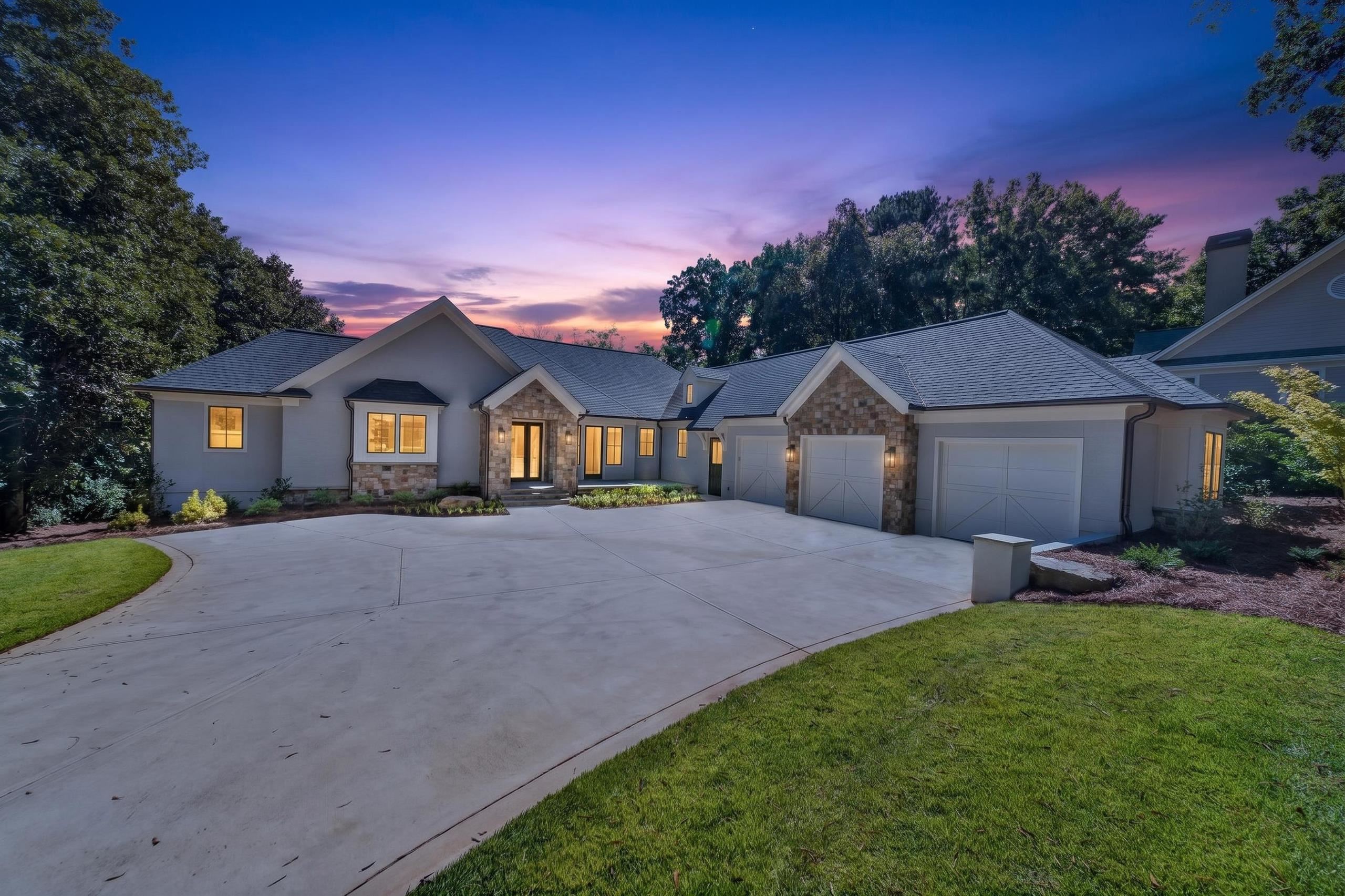 136 BARRINGTON HALL DRIVE