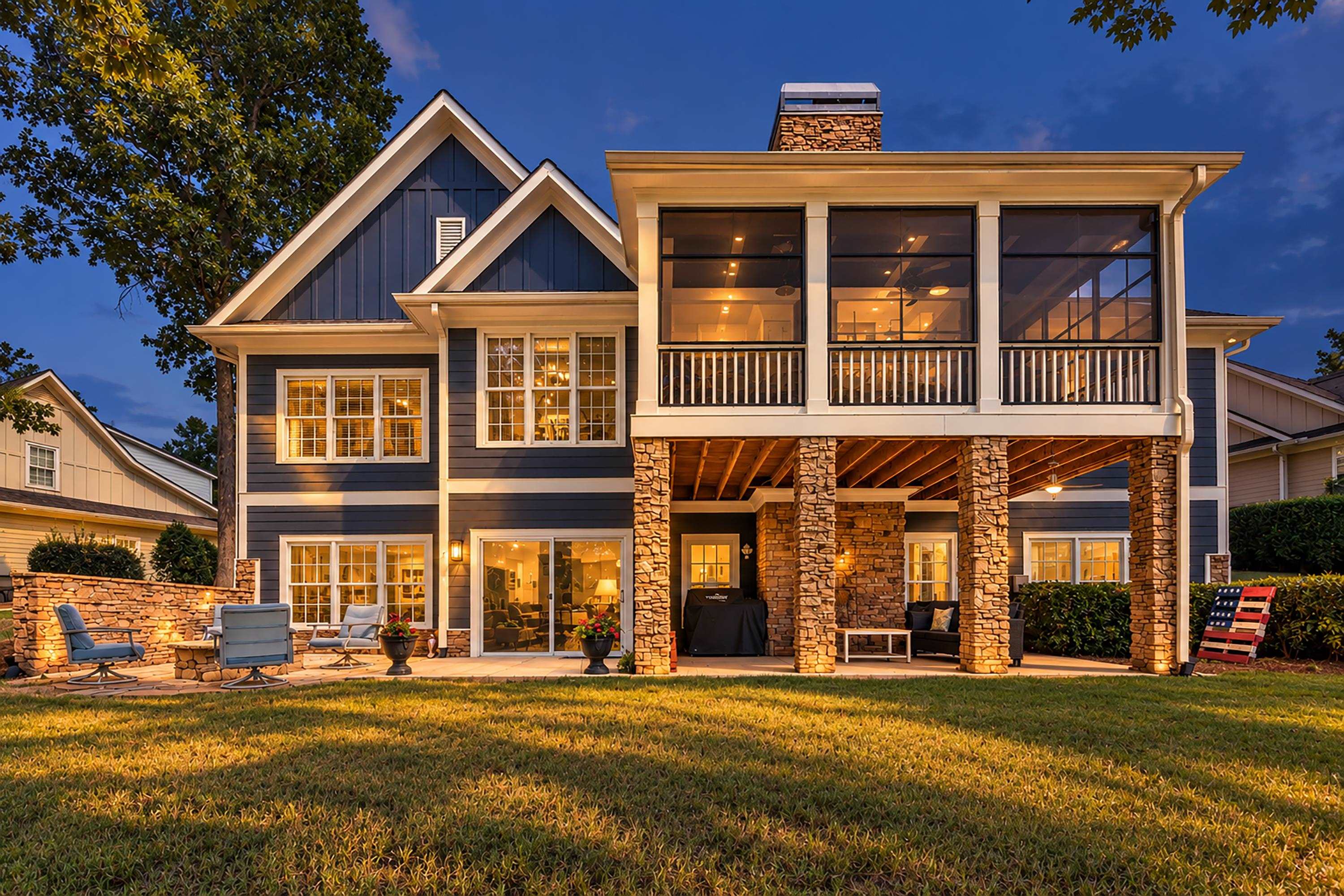 1021 HARBOR LOOP