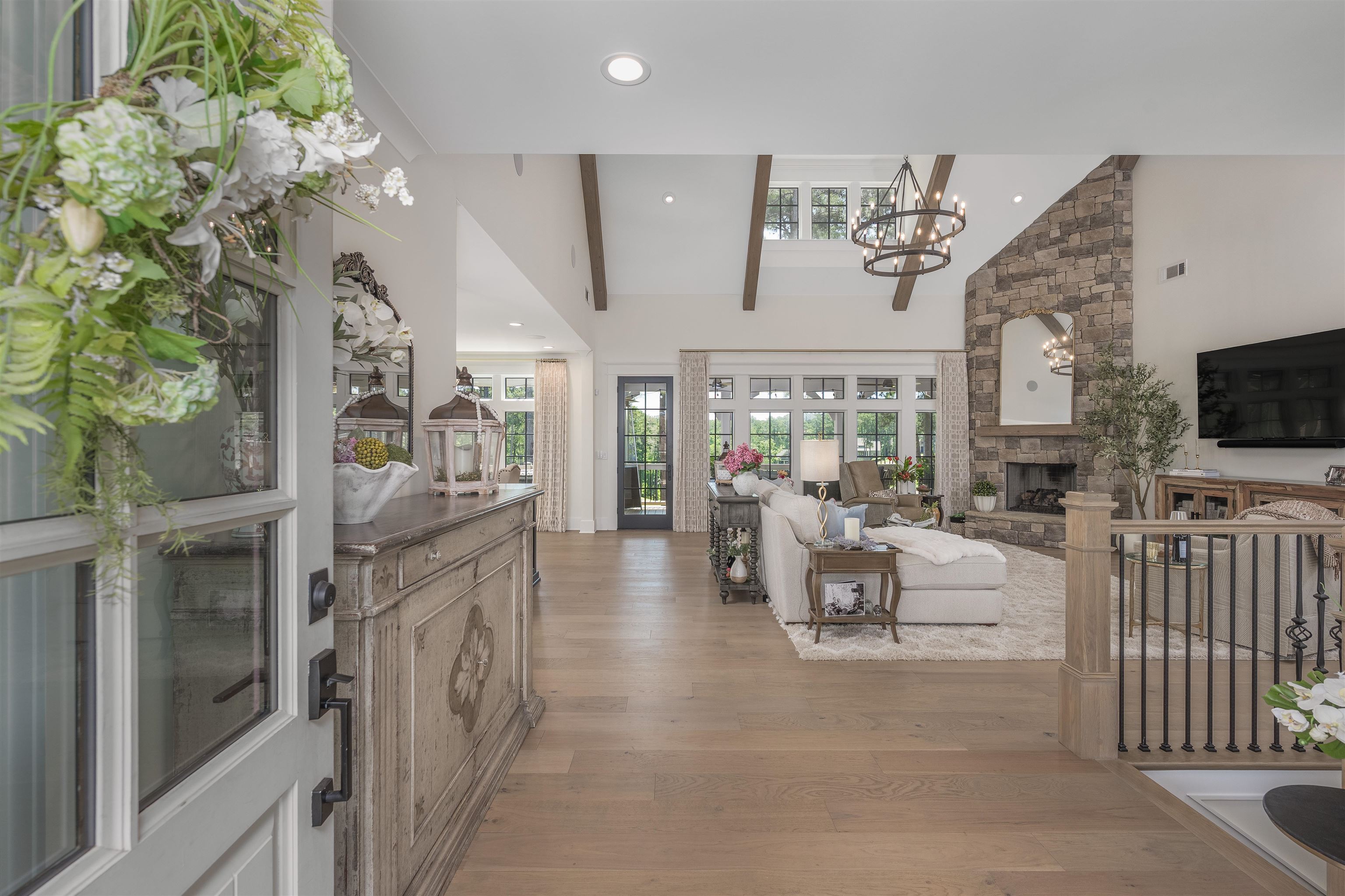 1250 COTTAGE LANE EAST