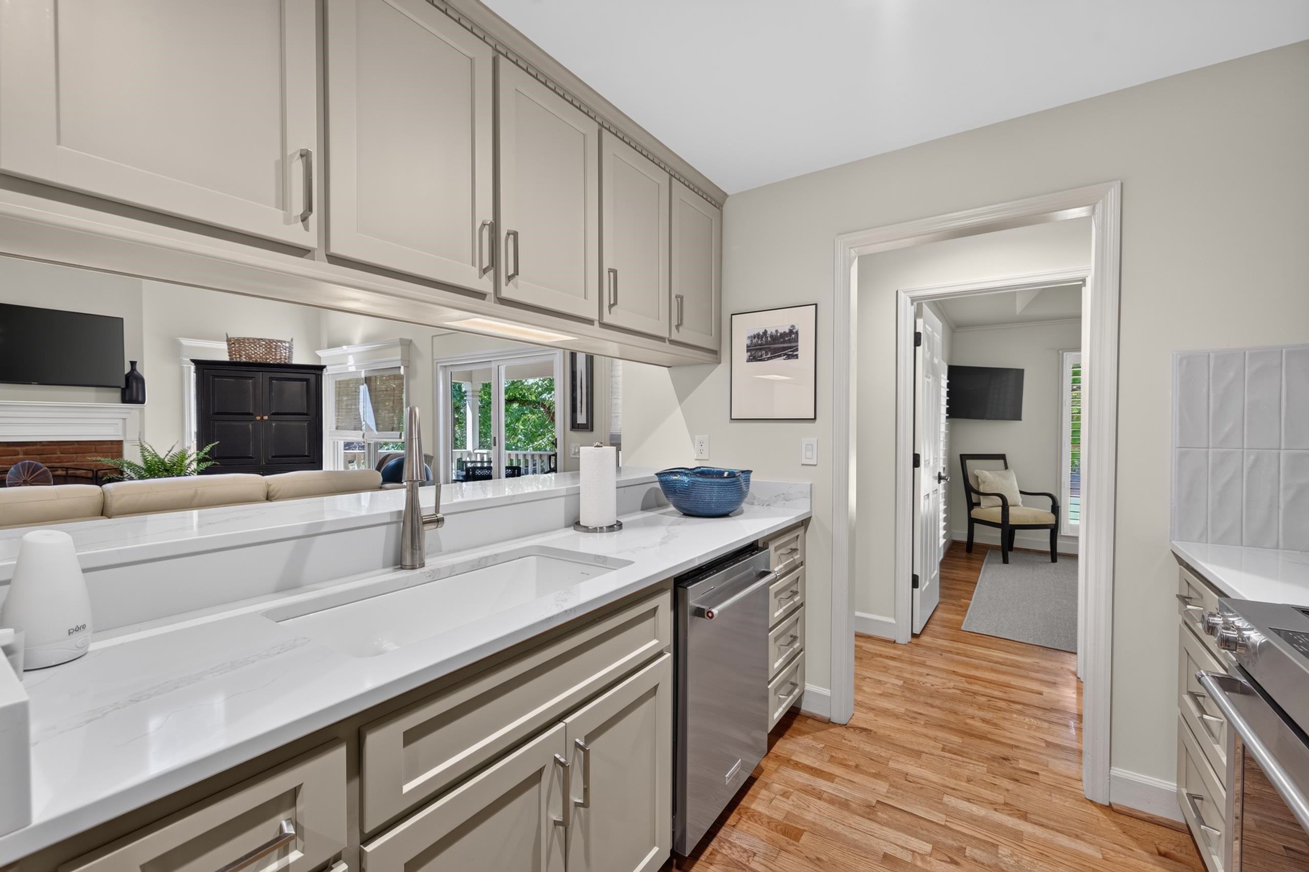 1053 CLUB HOUSE LANE
