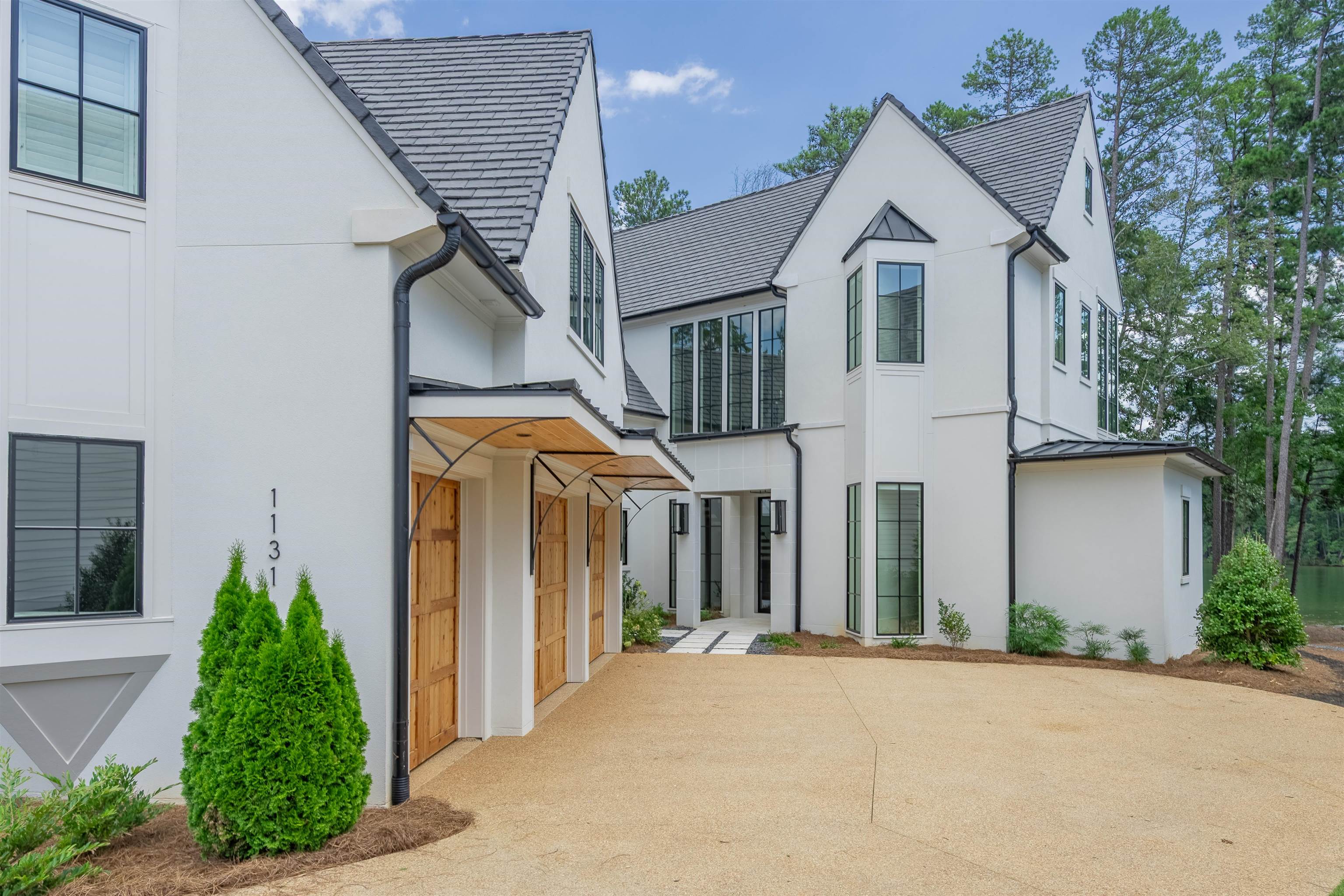 1131 LONGVIEW COMMONS