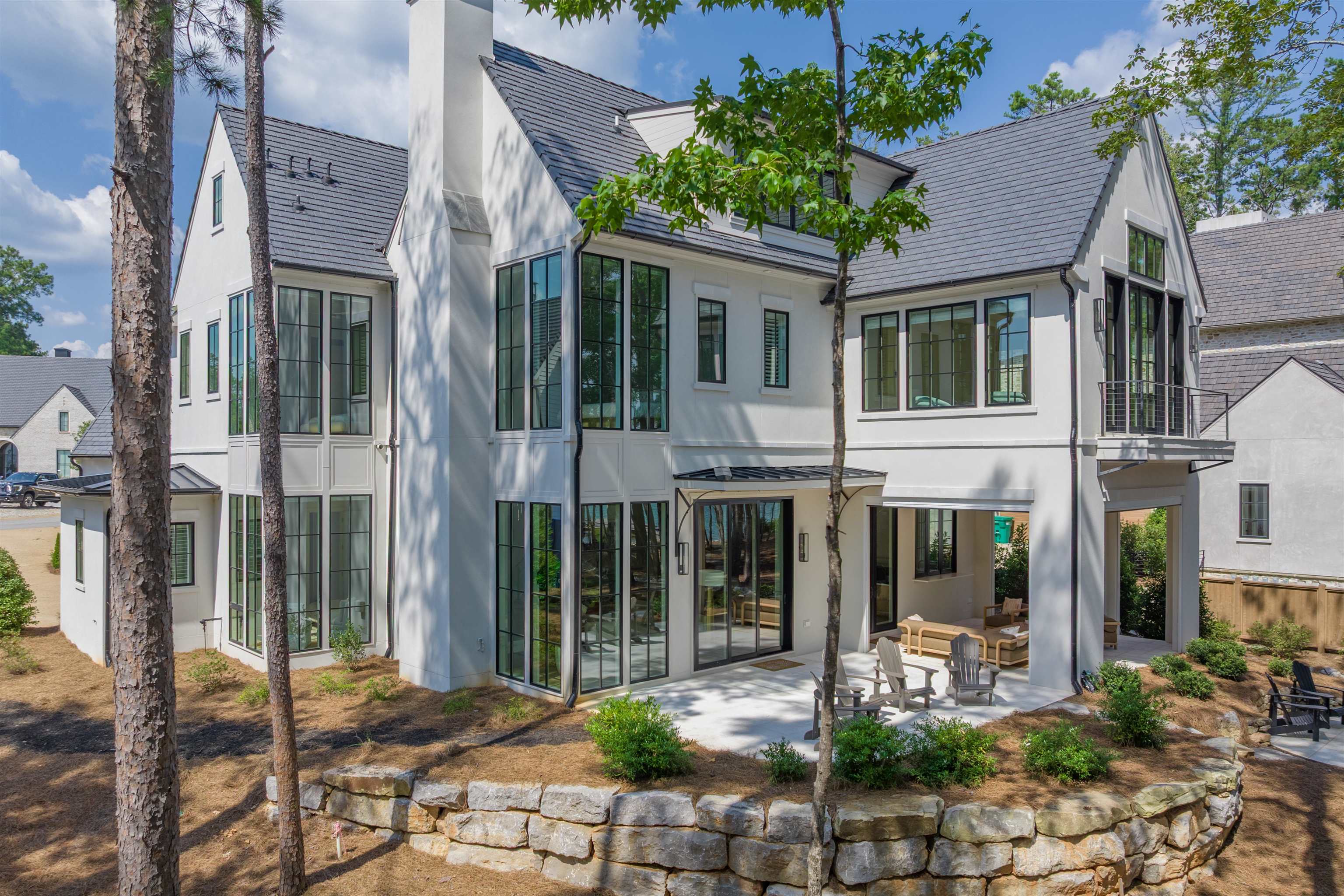 1131 LONGVIEW COMMONS