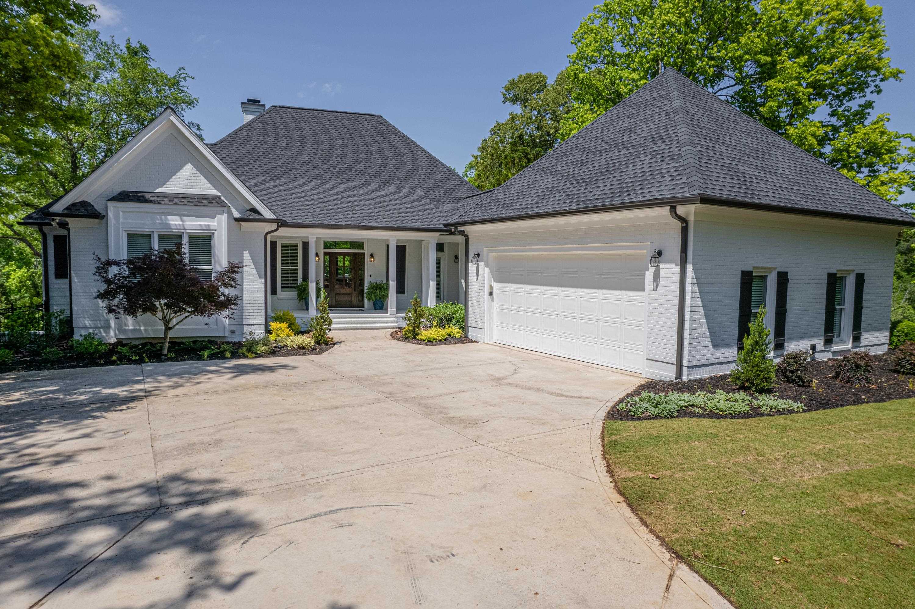 2691 CLUB DRIVE