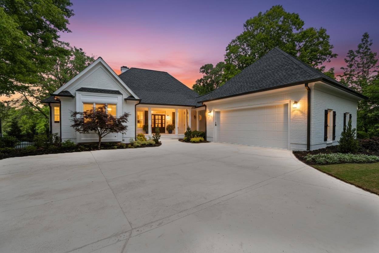 2691 CLUB DRIVE