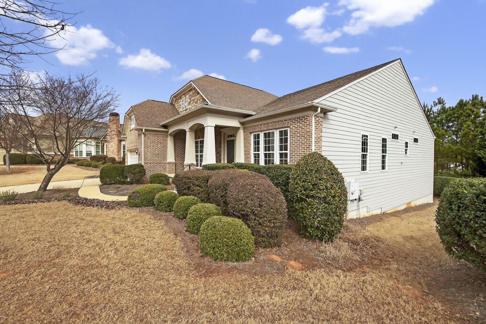 1010 OVERLOOK COVE