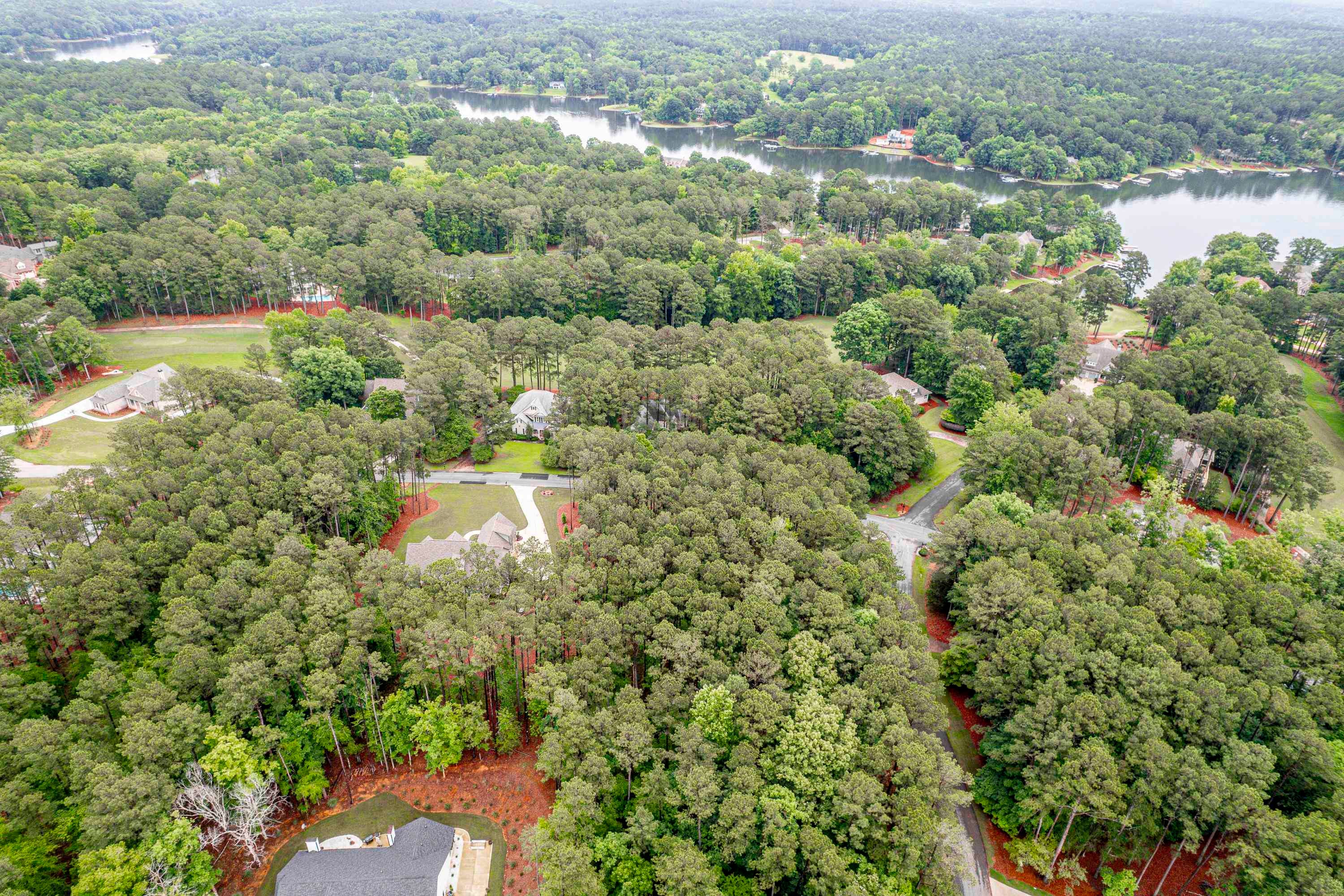 2441 CLUB DRIVE