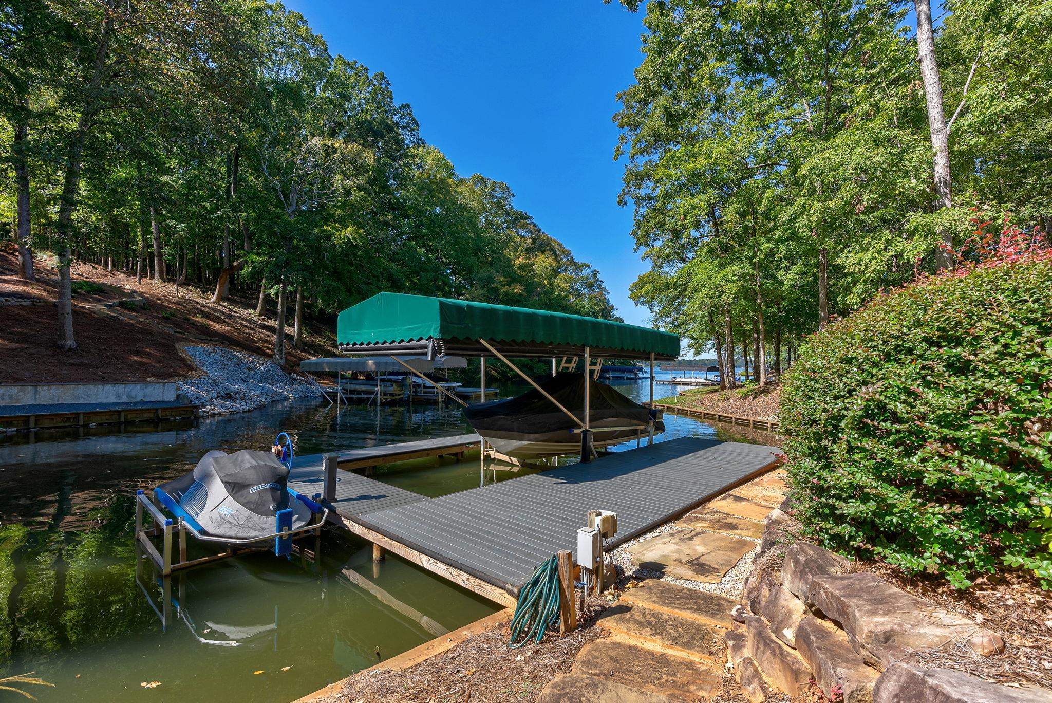 Greensboro, Georgia 30642, United States, 5 Bedrooms Bedrooms, ,5 BathroomsBathrooms,Residential,Active,80450