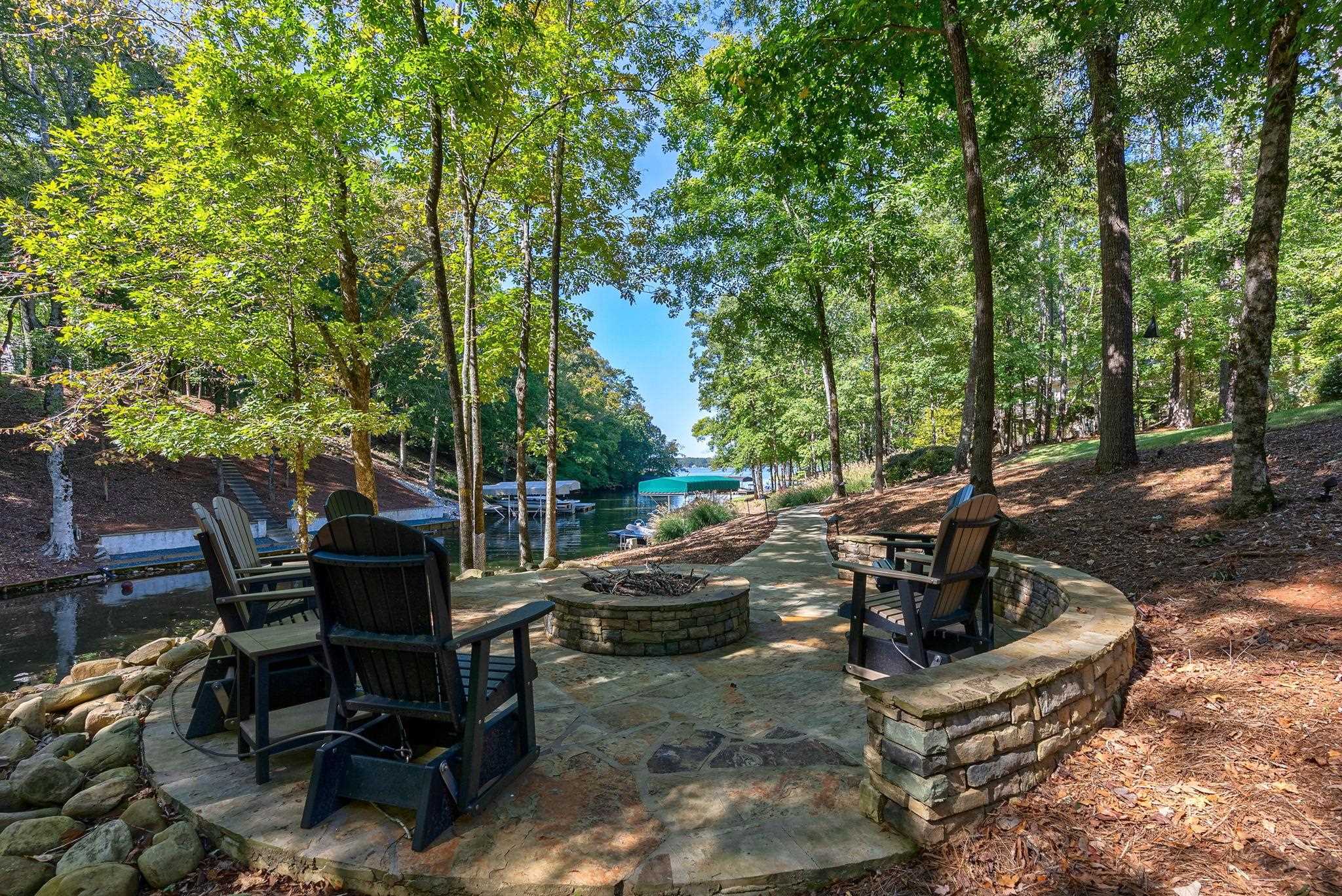 Greensboro, Georgia 30642, United States, 5 Bedrooms Bedrooms, ,5 BathroomsBathrooms,Residential,Active,80450