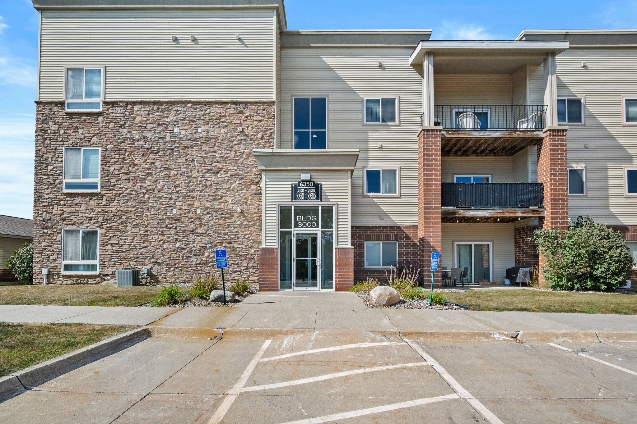 6350 Coachlight Drive #3102, West Des Moines, Iowa image 2