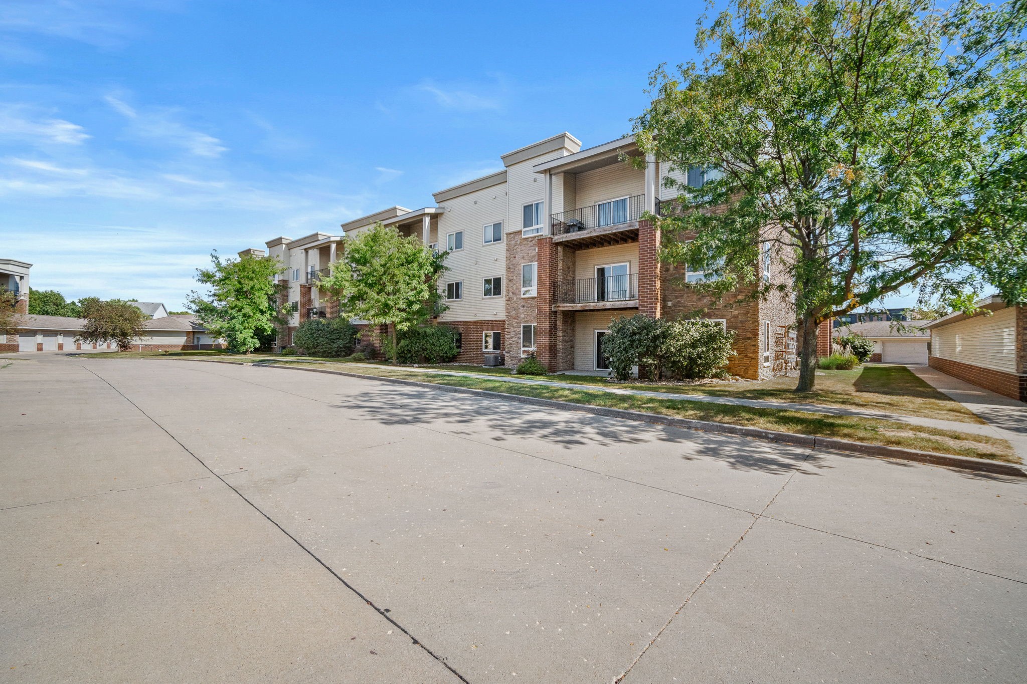 6350 Coachlight Drive #3102, West Des Moines, Iowa image 1