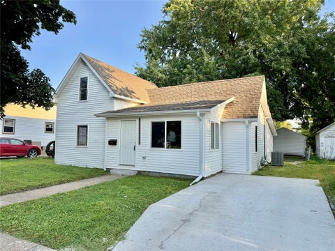 Homes For Sale - 1610 5th Street<br/> Boone, IA 50036