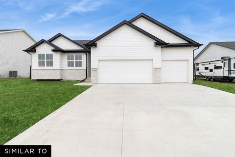 Homes For Sale - 880 Hamilton Road<br/> Waukee, IA 50263