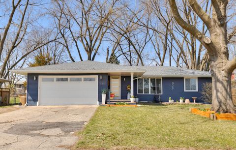 Homes For Sale - 635 S 2nd Street<br/> Carlisle, IA 50047