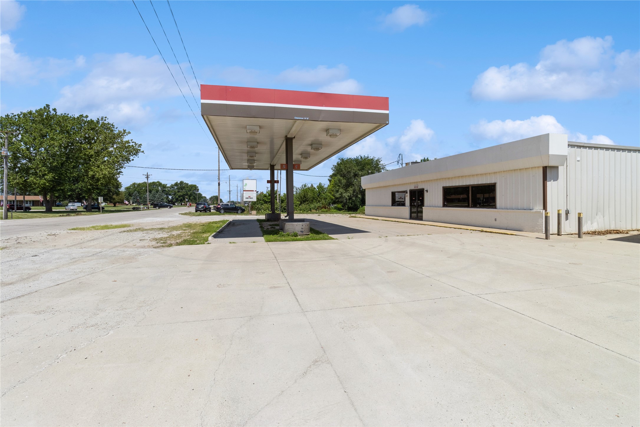 906 N Business 5 Highway