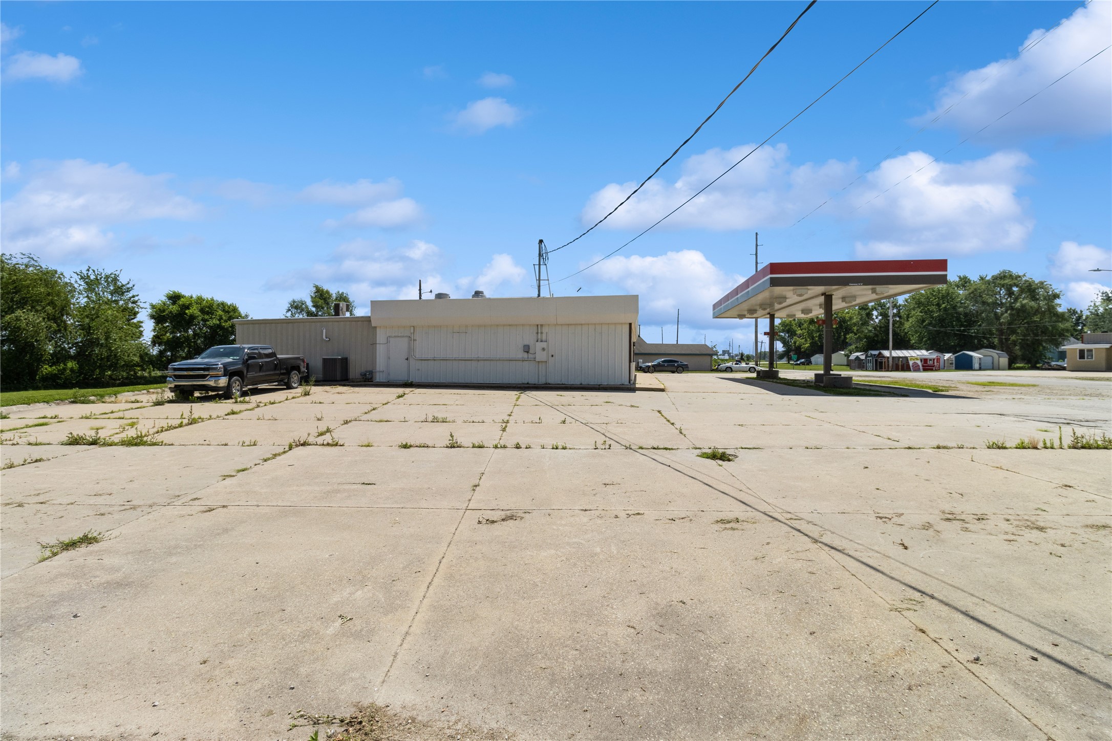 906 N Business 5 Highway