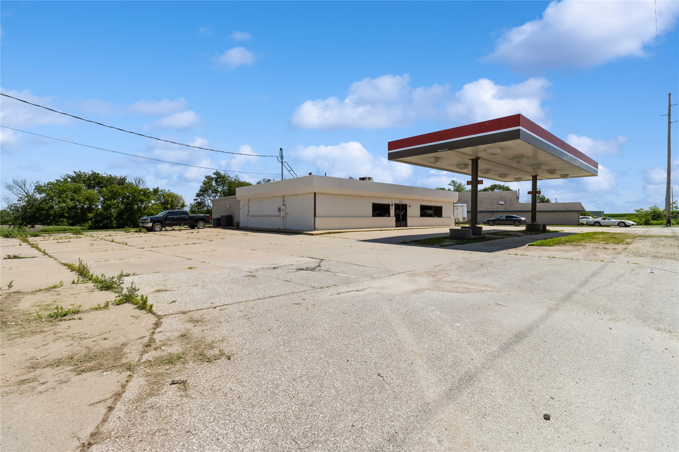 906 N Business 5 Highway