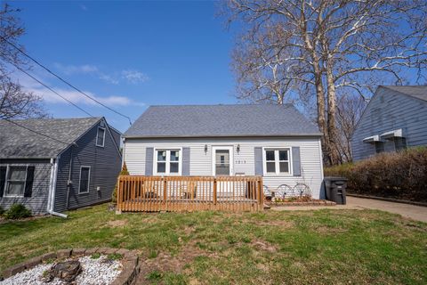 Homes For Sale - 1213 Broad Street<br/> Des Moines, IA 50315