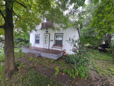 Homes For Sale - 302 E Bell Avenue<br/> Des Moines, IA 50315