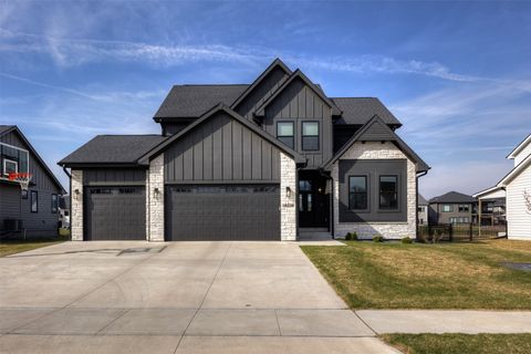 Homes For Sale - 18328 Tanglewood Drive<br/> Clive, IA 50325