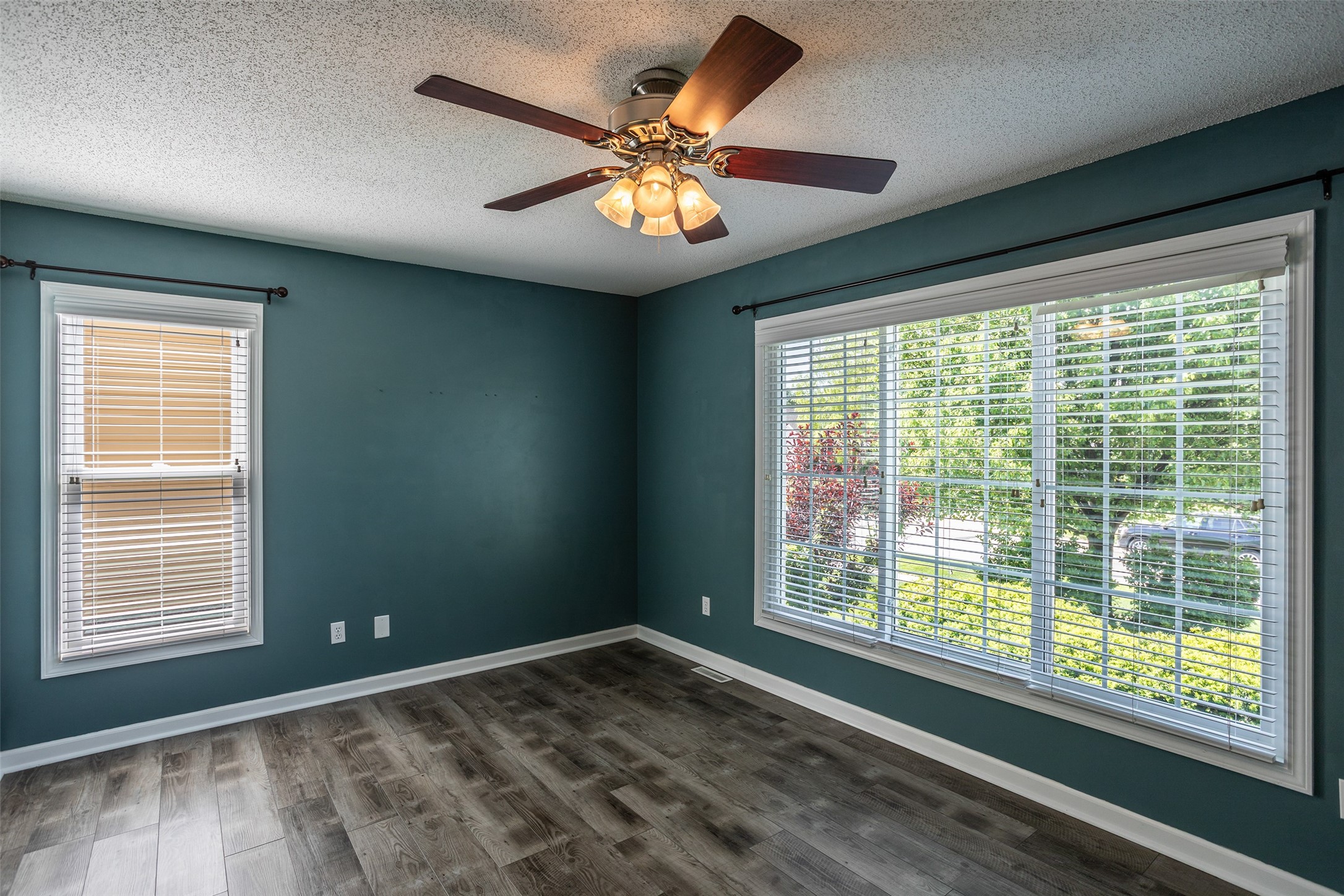 15046 Summit Drive, Clive, Iowa image 3