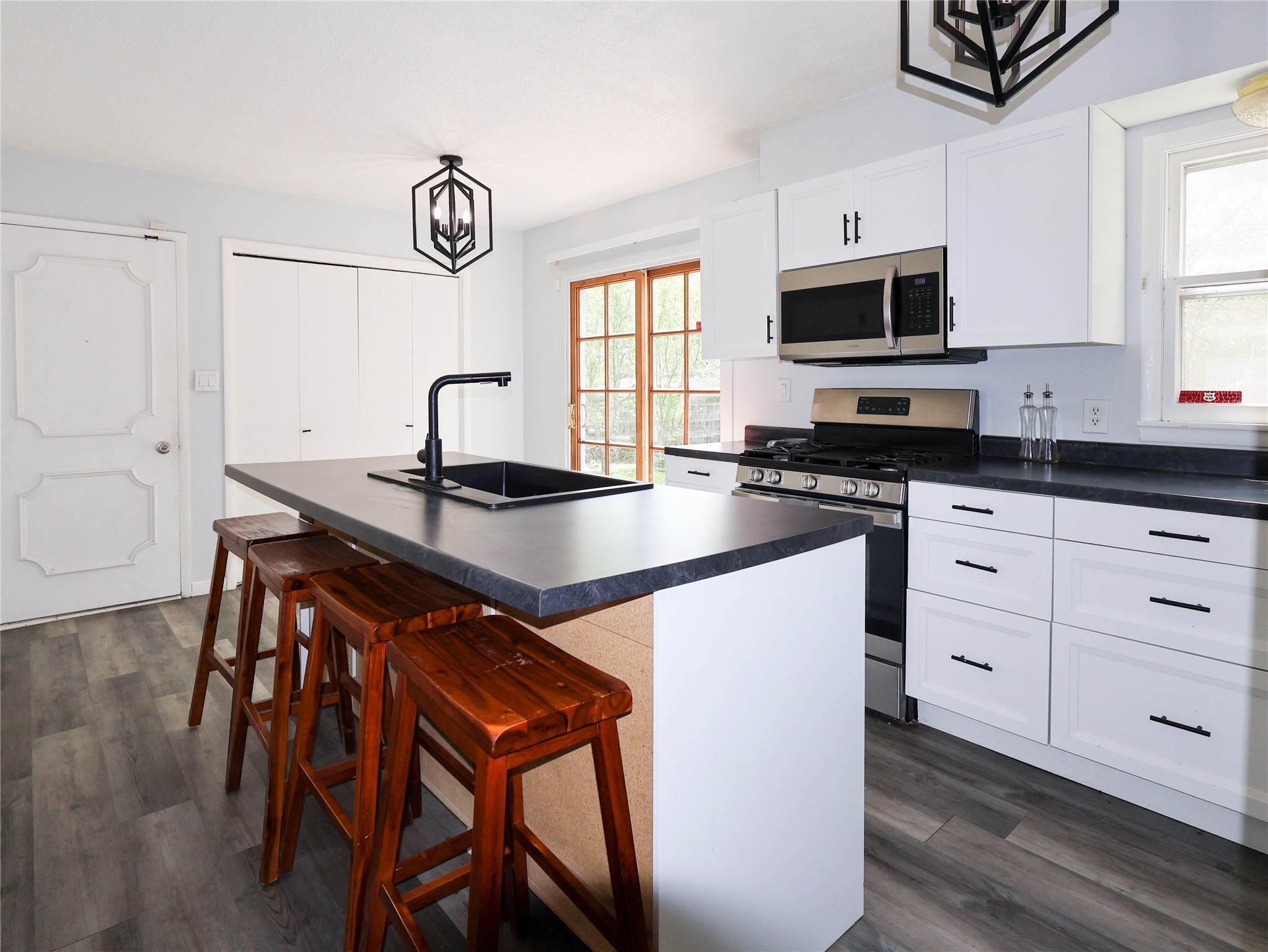 4600 Aspen Drive, West Des Moines, Iowa image 3