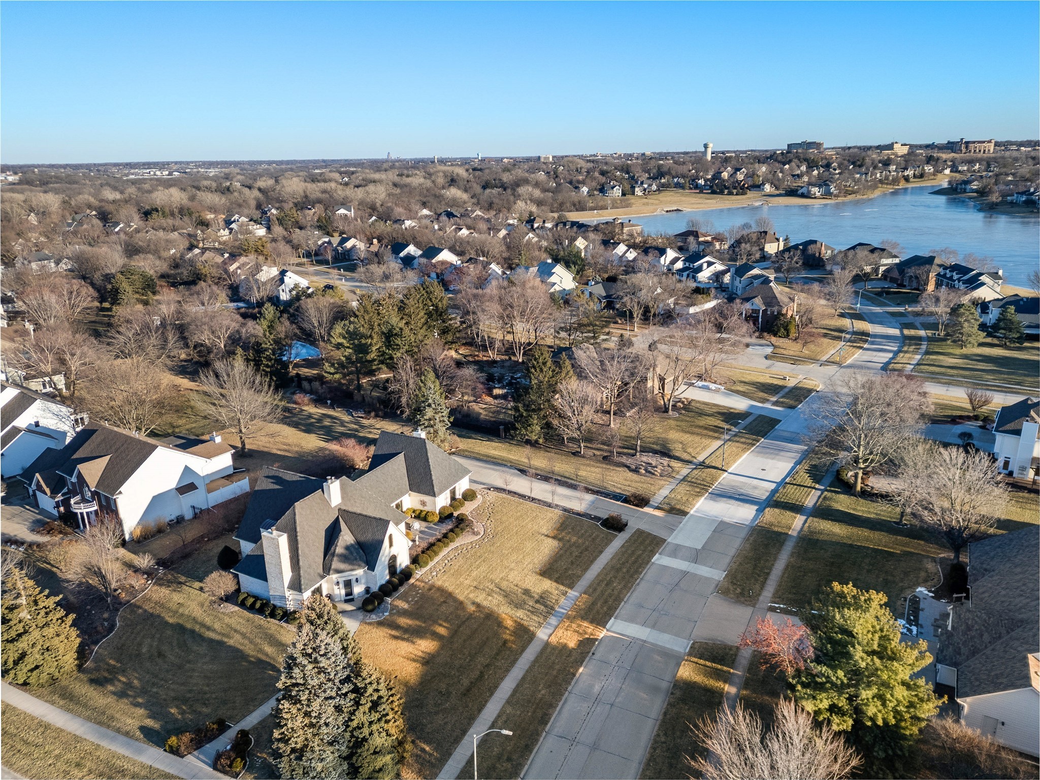 13953 Lake Shore Drive, Clive, Iowa image 27