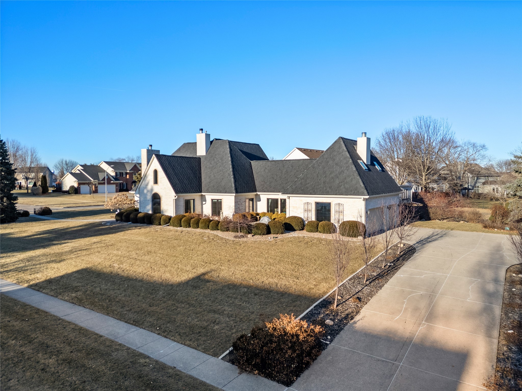 13953 Lake Shore Drive, Clive, Iowa image 3