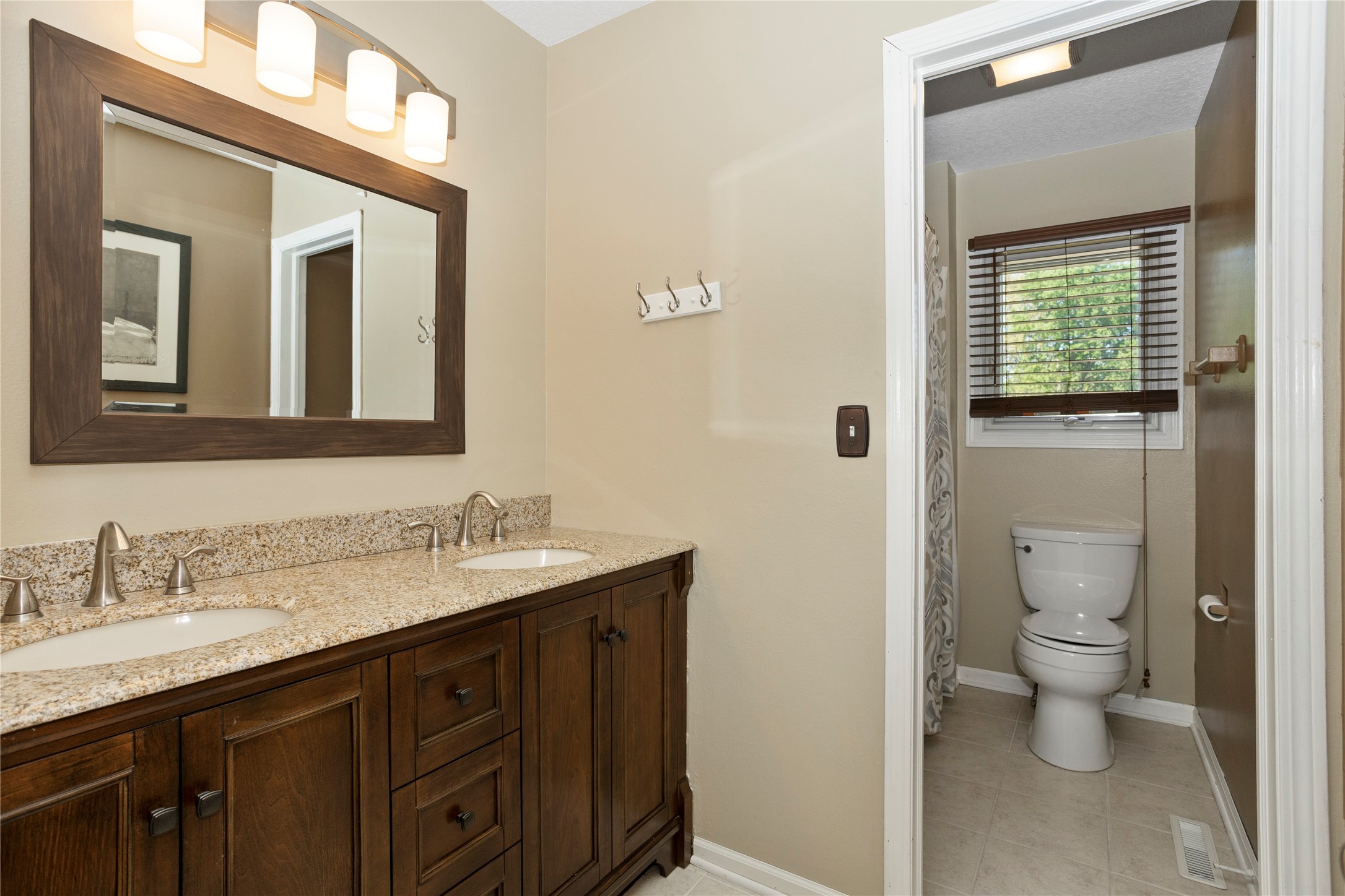 421 31st Street, West Des Moines, Iowa image 17