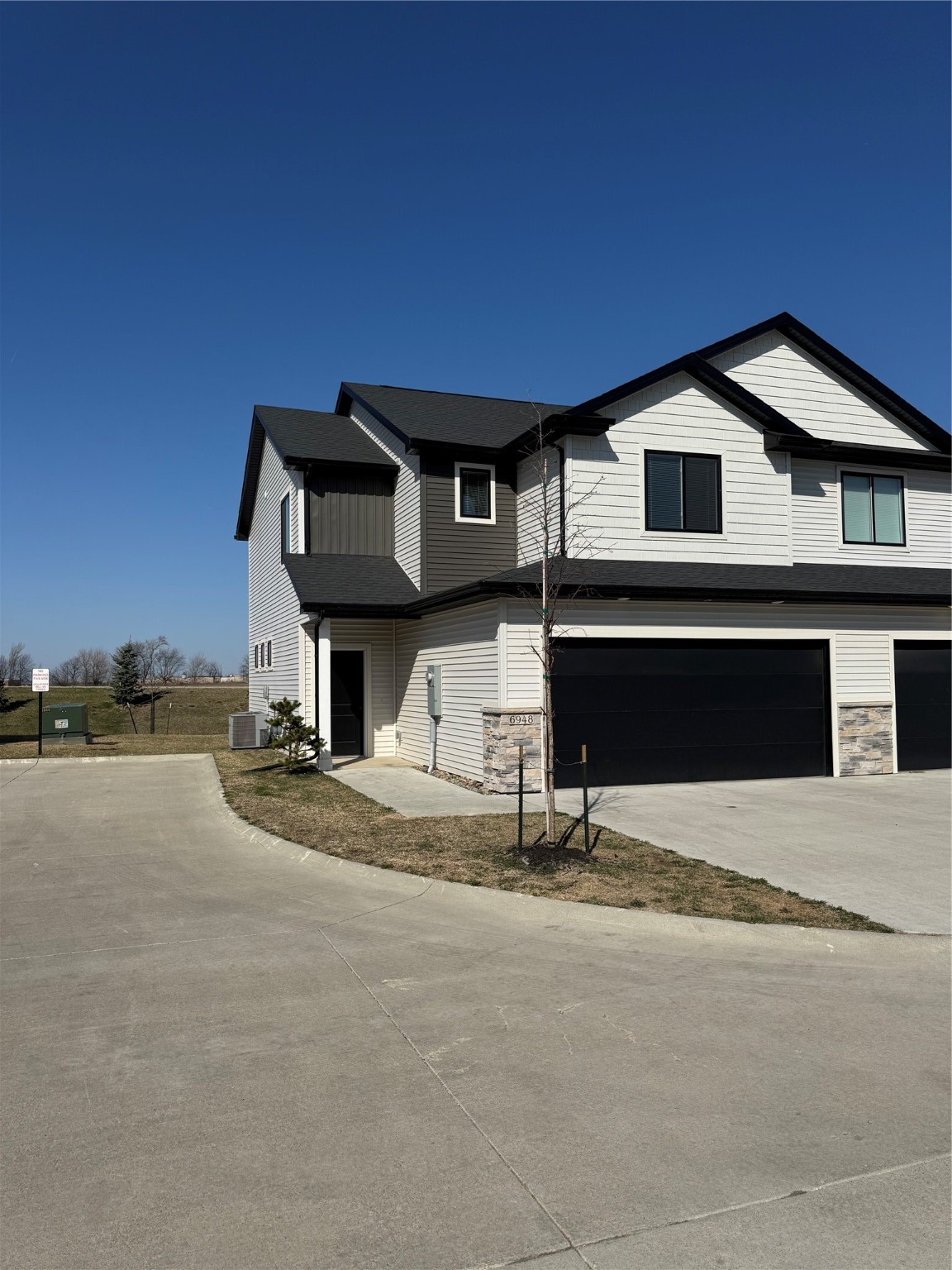 6948 Holly Court, Johnston, Iowa image 1