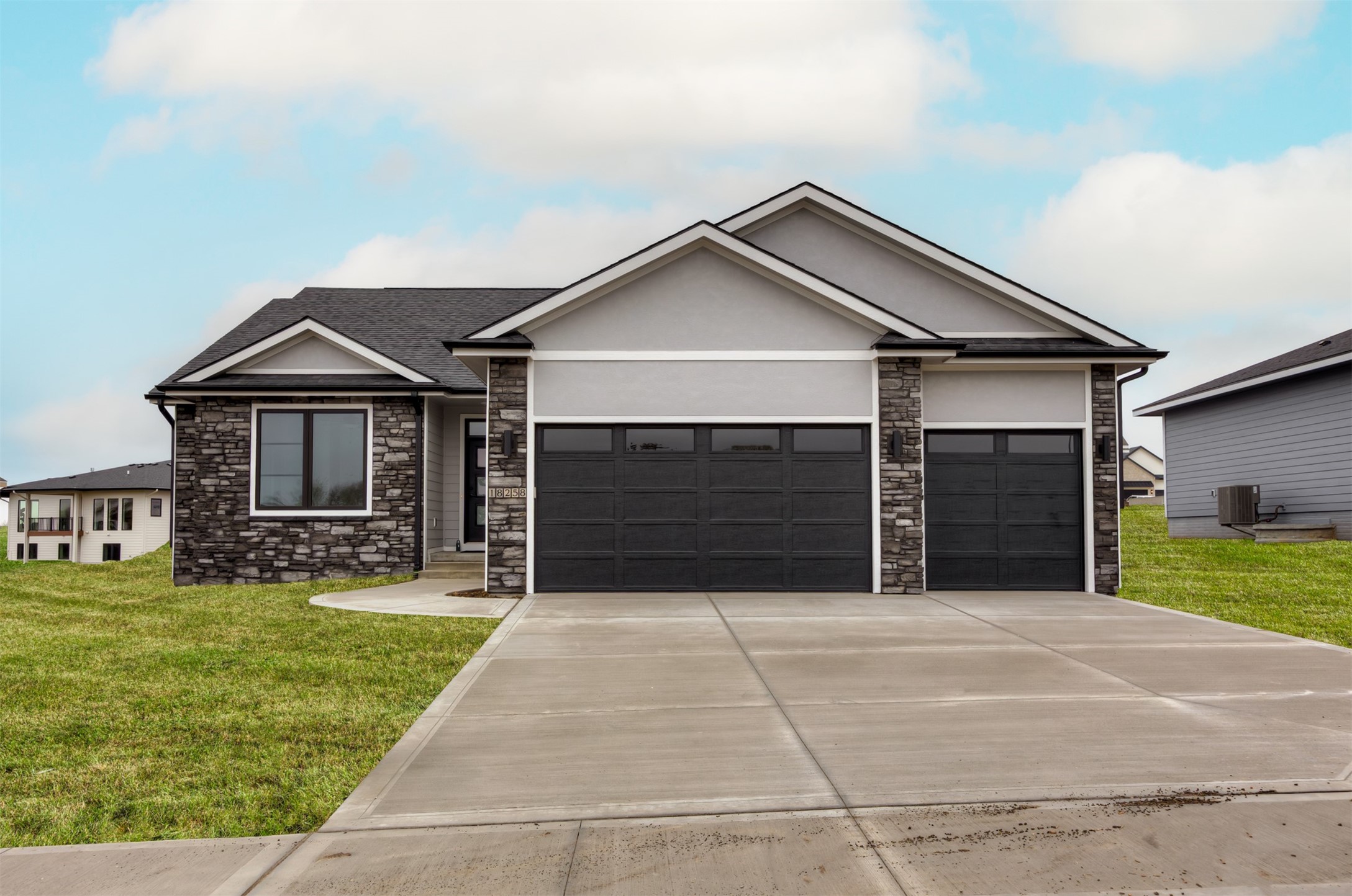 18258 Hidden Knoll, Clive, Iowa image 1