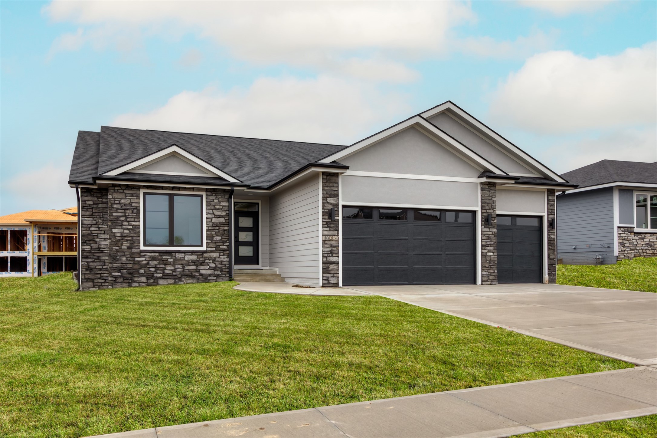 18258 Hidden Knoll, Clive, Iowa image 2