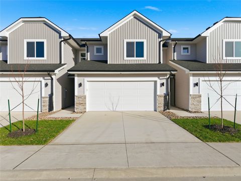 Condo For Sale - 6913 Poppy Court<br/> Polk County, Johnston, IA 50131