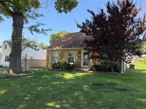 Homes For Sale - 732 10th Street<br/> West Des Moines, IA 50265