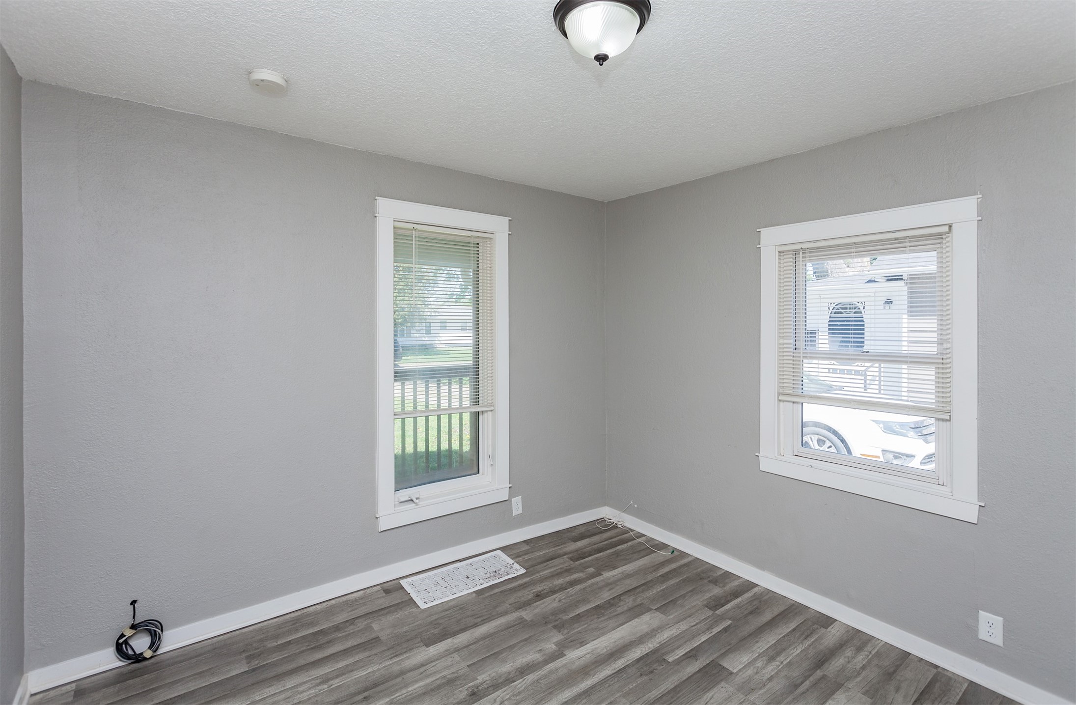 1915 E 22nd Street, Des Moines, Iowa image 13