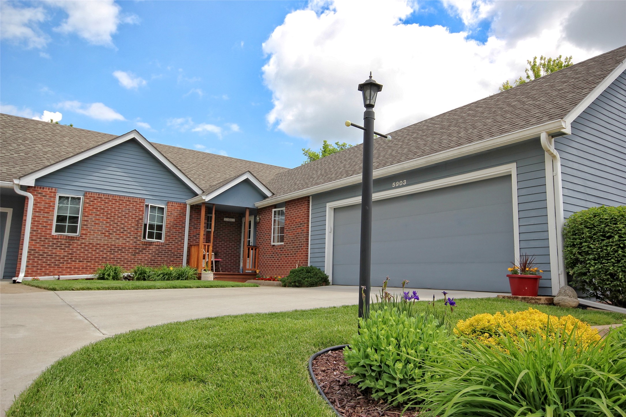 5903 Aspen Circle, Johnston, Iowa image 1