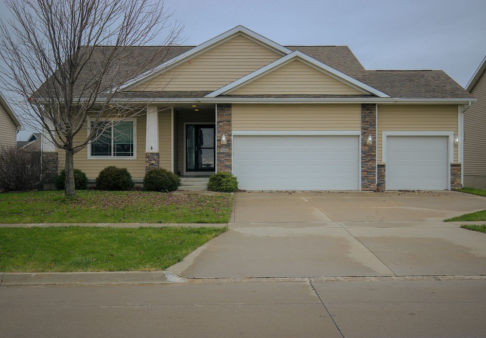 906 NW Abbie Drive, Ankeny, Iowa image 1