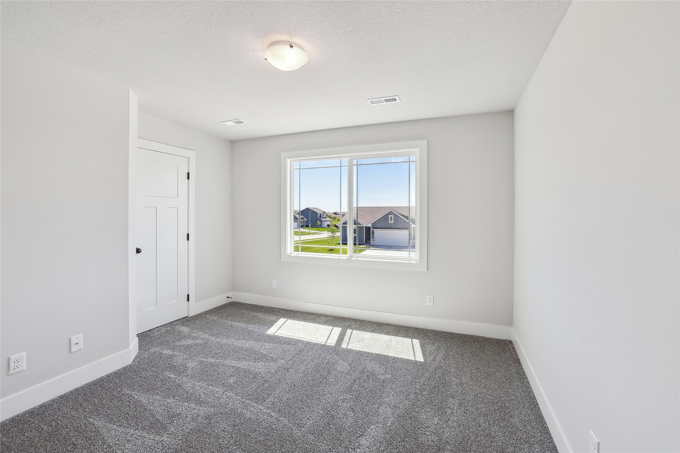 2208 White Oak Lane, Granger, Iowa image 11