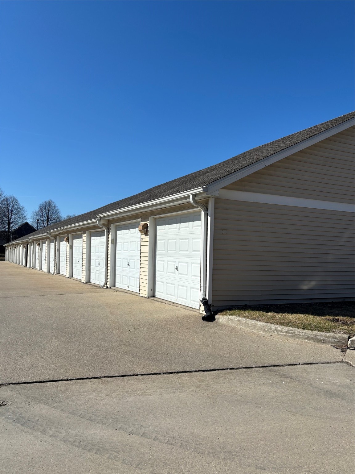 Clive, Iowa 50325, United States, 2 Bedrooms Bedrooms, ,2 BathroomsBathrooms,Residential,Active,17218