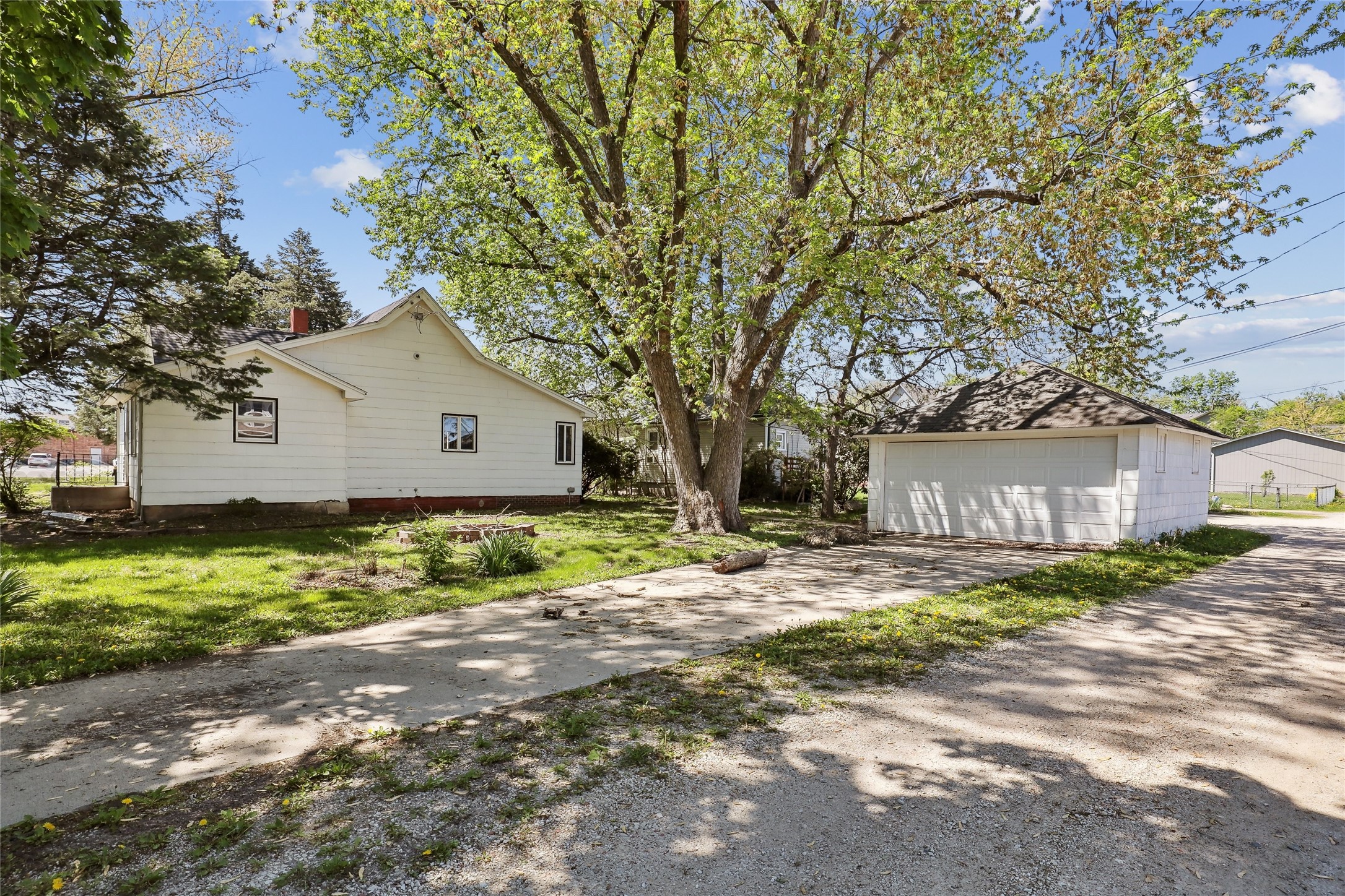 902 Rapids Street, Adel, Iowa image 2