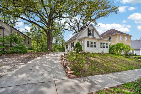 Homes For Sale - 1540 33rd Street<br/> Des Moines, IA 50311