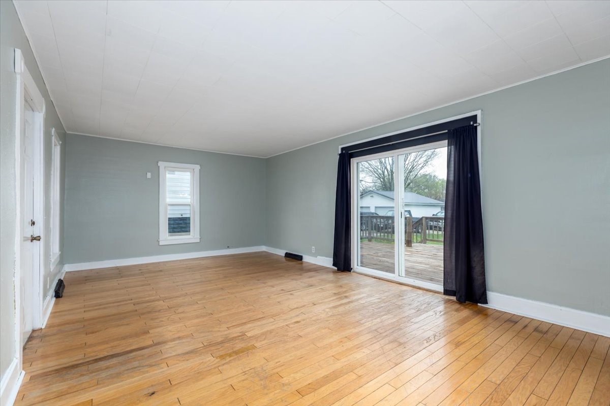 215 W Des Moines Street, Brooklyn, Iowa image 4