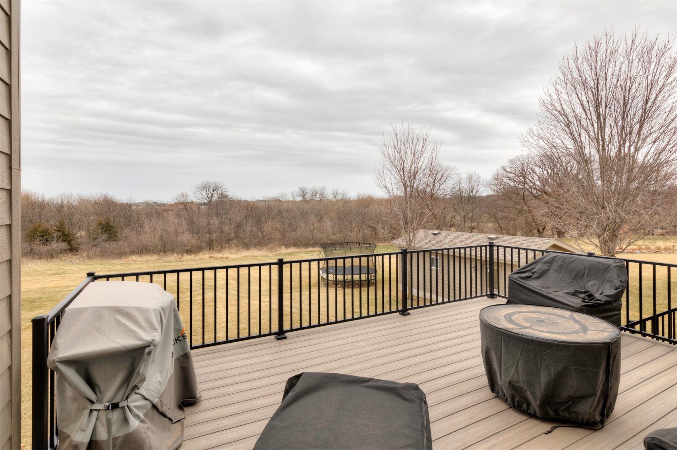 15305 Oakwood Drive, Urbandale, Iowa image 32