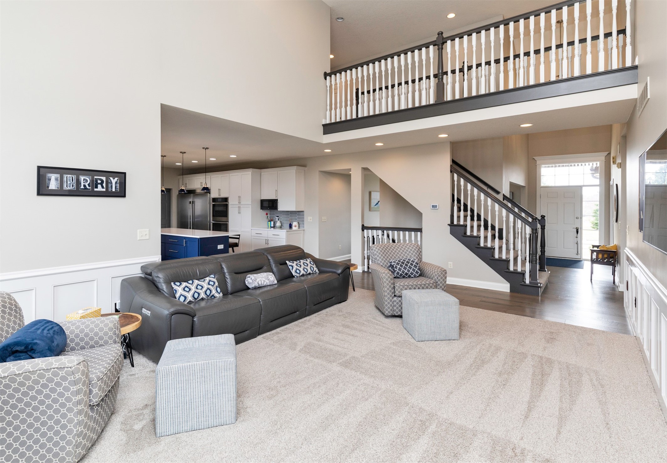 15305 Oakwood Drive, Urbandale, Iowa image 5